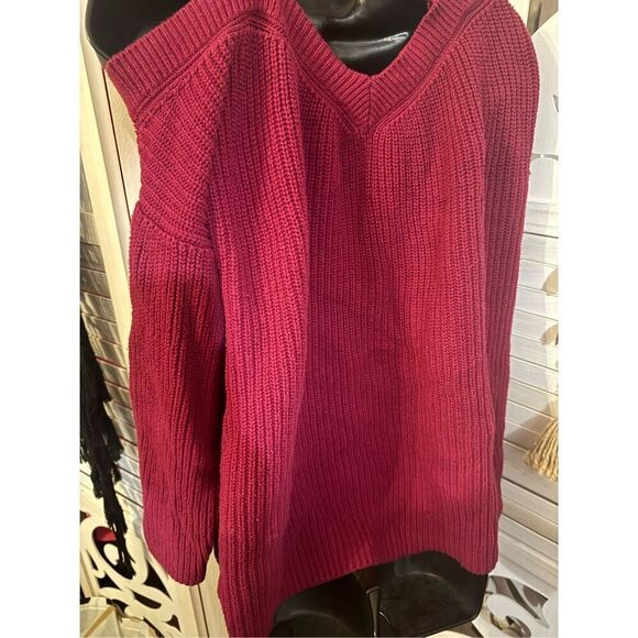 Torrid cold shoulder maroon red v neck pullover sweater sz 2 plus size - Picture 6 of 7